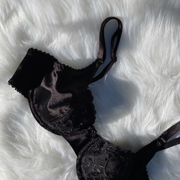 Vintage bralette and skirt set - Picture 6 of 7